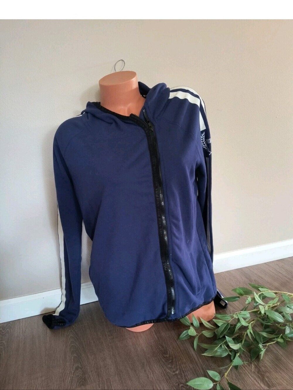 Victoria's Secret PINK Purple Full Zip Up Hoodie Sweatshirt Graphics Size M